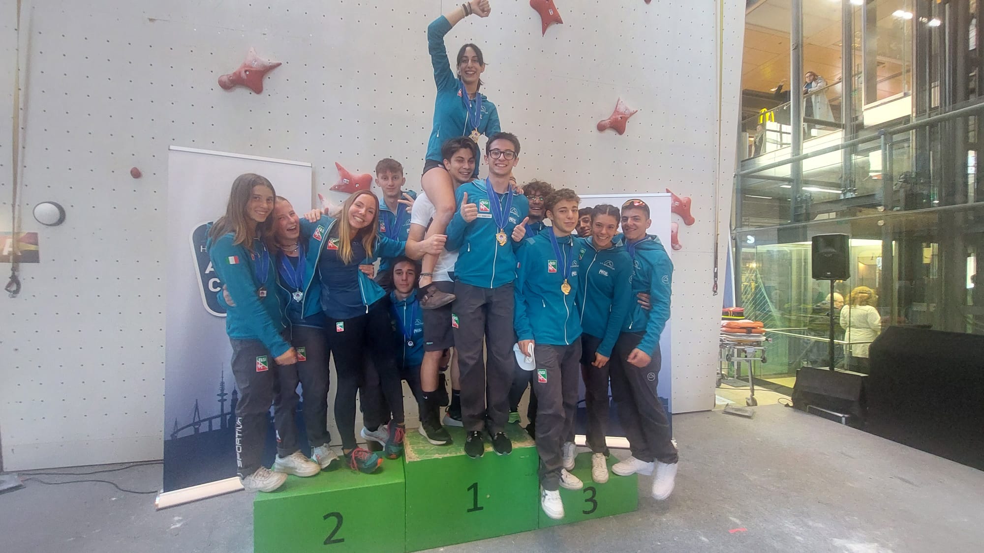 Federazione Arrampicata Sportiva Italiana – Incetta di Medaglie per i giovani velocisti italiani: 3 ori, 1 argento e 2 bronzo.  Coppa Europa Giovanelli Solivata da Mingoli, Ponzinibbio, Borghi e Rontini