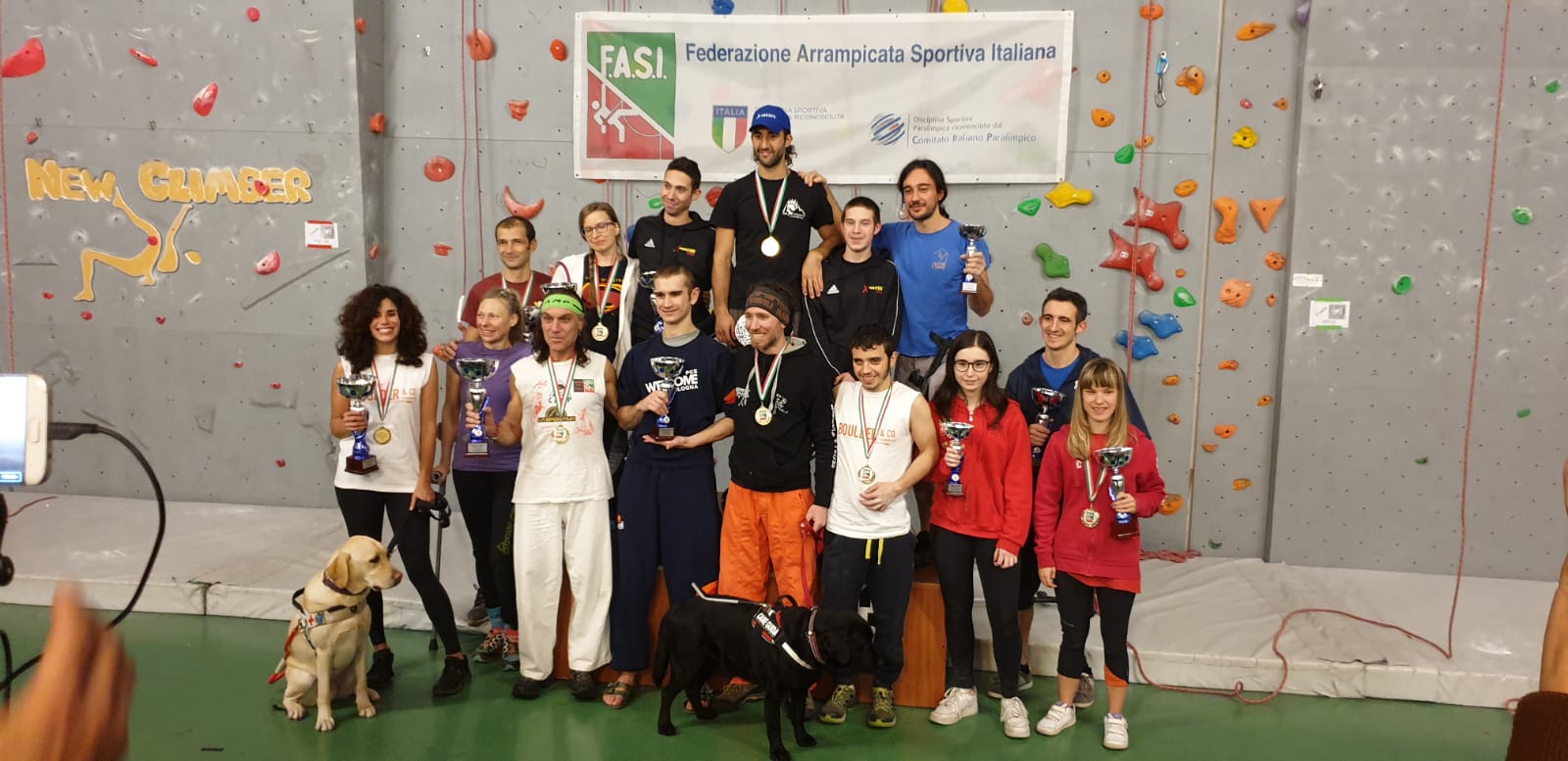 images/news/Podio_gruppo_Campionato_italiano_Paraclimbing_2019.jpeg